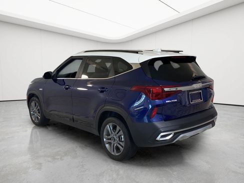 Used 2023 Kia Seltos S w/ Navigation Package AWD/4WD image 4