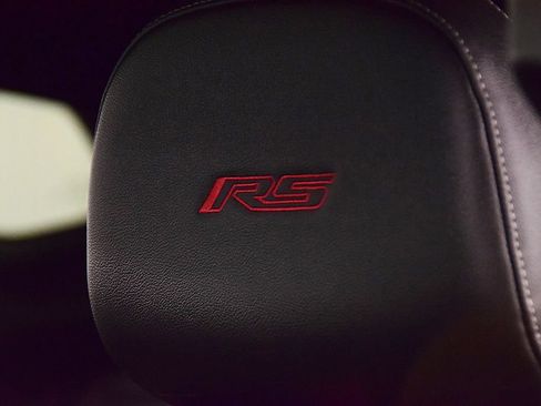 Used 2024 Chevrolet Trax RS w/ Sunroof Package FWD image 28