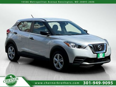 Used 2020 Nissan Kicks S FWD image 1