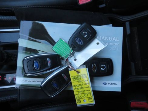 Used 2021 Subaru Forester Limited image 40