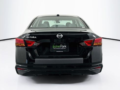 Used 2025 Nissan Altima 2.5 SV FWD image 7