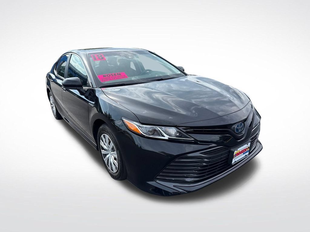 Used 2018 Toyota Camry LE FWD image 7