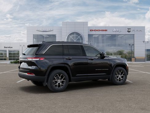 New 2025 Jeep Grand Cherokee Limited w/ MOPAR Finishing Package AWD/4WD image 17
