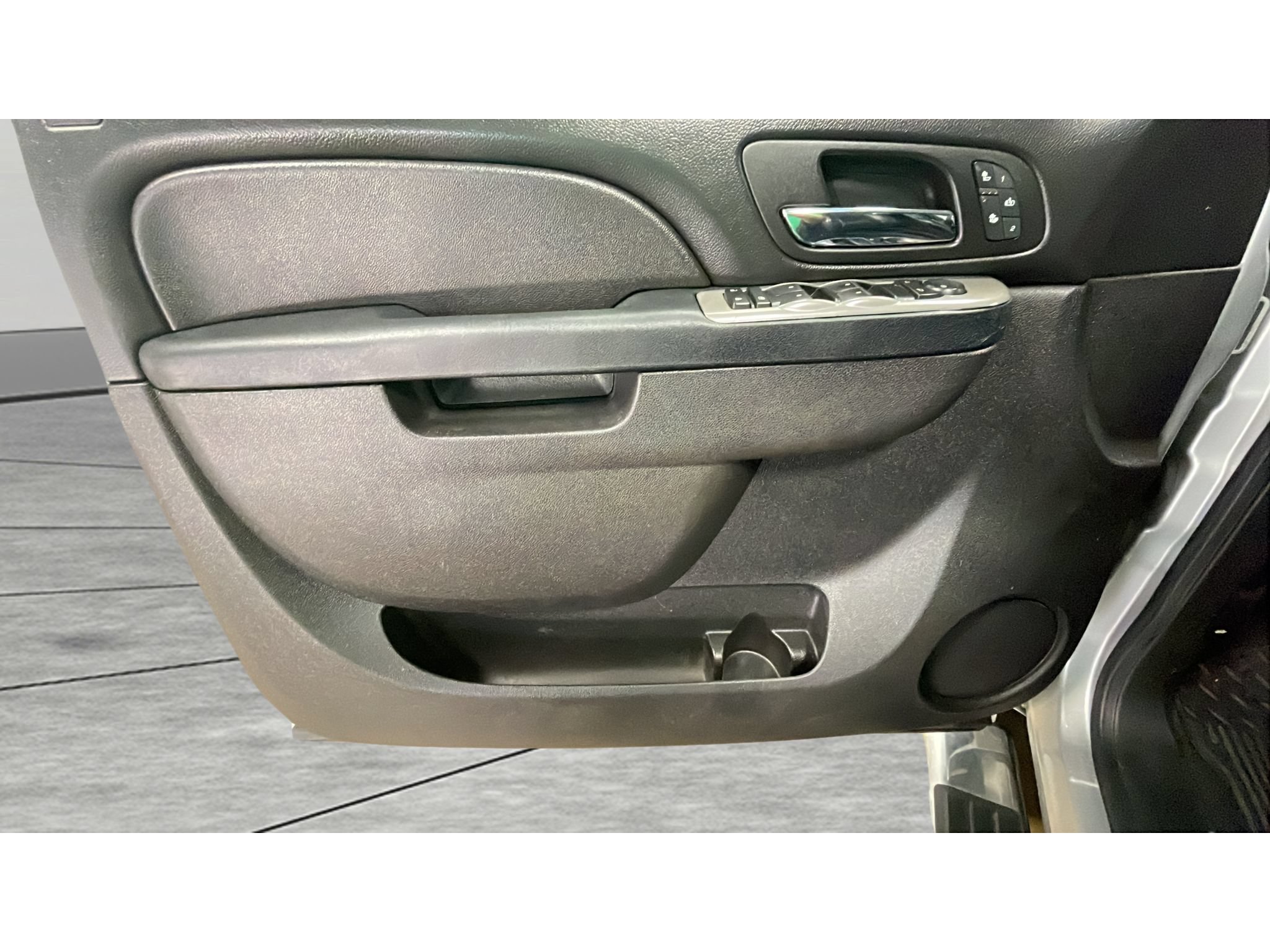 Used 2014 Chevrolet Silverado 3500 LTZ w/ LTZ Plus Package AWD/4WD image 10