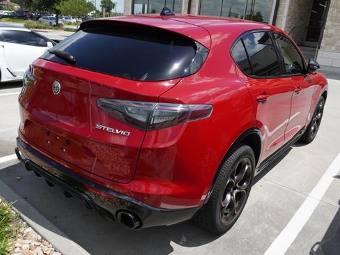 Used 2025 Alfa Romeo Stelvio Sprint AWD/4WD image 5
