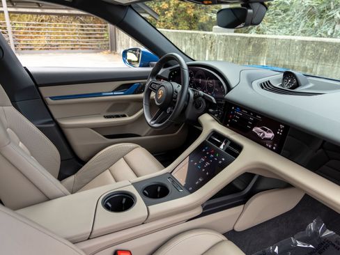 Certified 2025 Porsche Taycan AWD/4WD image 52