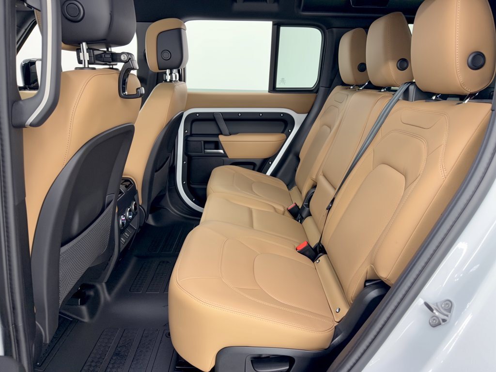 Certified 2026 Land Rover Defender 110 S AWD/4WD image 24