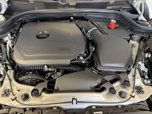 Certified 2025 MINI Cooper S image 9