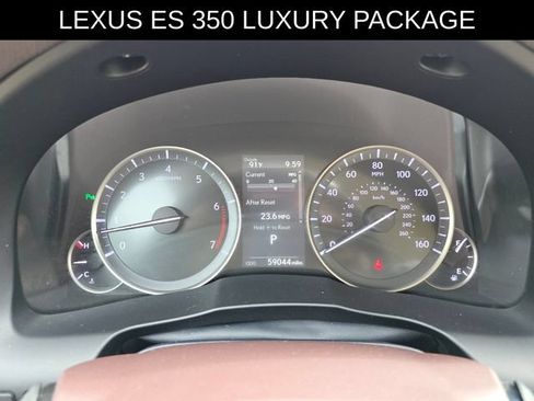 Used 2016 Lexus ES 350 w/ Luxury Package w/Wood Trim FWD image 30