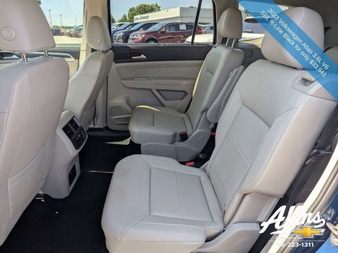 Used 2023 Volkswagen Atlas SEL R-Line AWD/4WD image 15