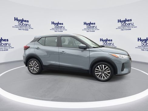 Used 2023 Nissan Kicks SV image 12