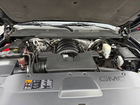 Used 2016 GMC Yukon SLE image 32