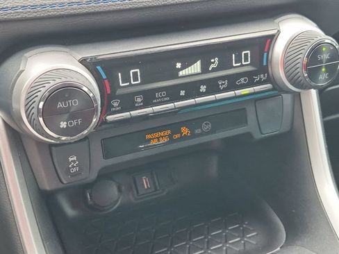 Used 2022 Toyota RAV4 SE AWD/4WD image 21