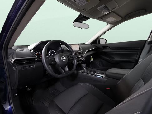 Used 2024 Nissan Altima 2.5 S FWD image 29
