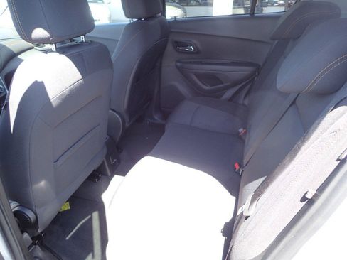 Used 2017 Chevrolet Trax LT image 10