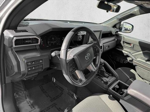 Certified 2025 Toyota 4Runner SR5 AWD/4WD image 10