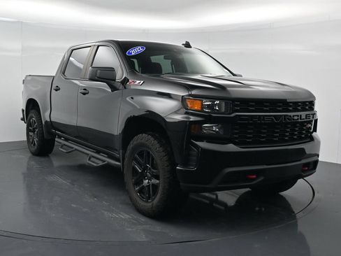 Used 2022 Chevrolet Silverado 1500 Custom Trail Boss w/ Midnight Edition AWD/4WD image 3