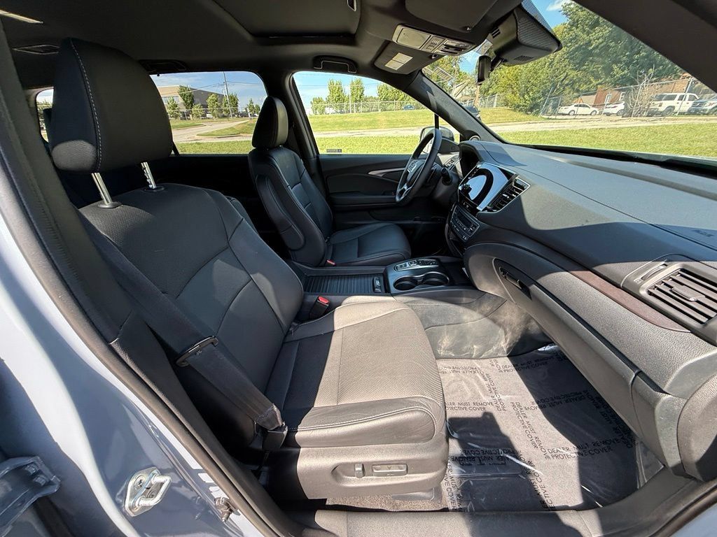 Used 2023 Honda Passport EX-L image 43
