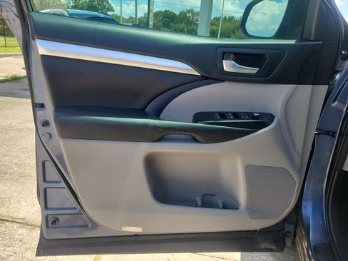Used 2017 Toyota Highlander XLE FWD image 15