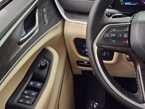 New 2025 Jeep Grand Cherokee Limited w/ Luxury Tech Group II image 20