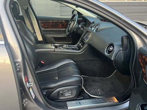 Used 2011 Jaguar XJ L image 15