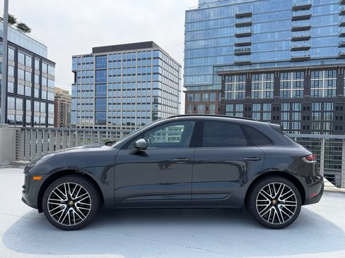 Used 2026 Porsche Macan AWD/4WD image 2