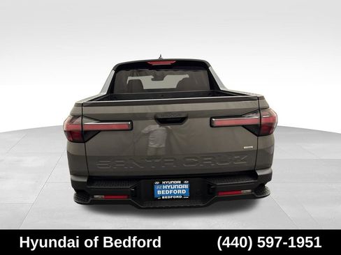 Used 2024 Hyundai Santa Cruz SEL AWD/4WD image 6