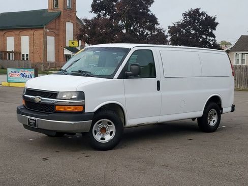 Used 2015 Chevrolet Express 2500 w/ Express Access Plus Package image 22