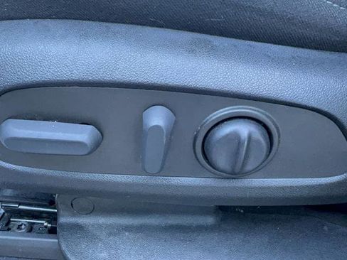 Used 2022 Chevrolet Traverse LT image 17