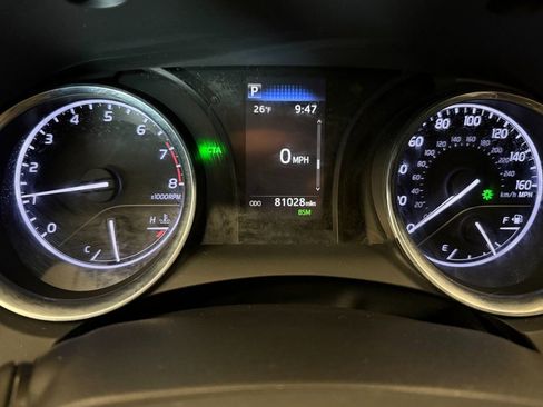 Used 2019 Toyota Camry SE image 9