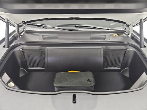 Used 2025 Rivian R1S Adventure image 14