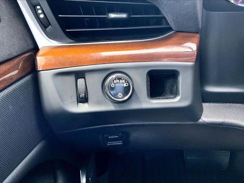 Used 2020 Cadillac Escalade Premium Luxury RWD image 33