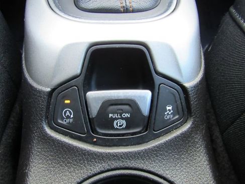 Used 2018 Jeep Compass Latitude w/ Popular Equipment Group image 47