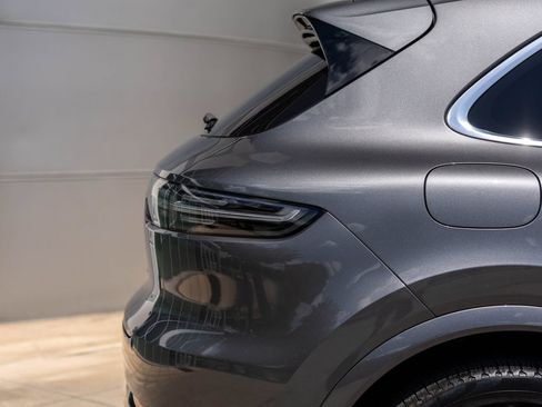 Used 2020 Porsche Cayenne Turbo AWD/4WD image 8