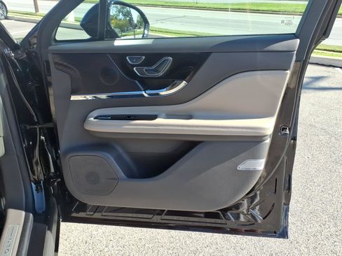 Certified 2024 Lincoln Corsair AWD image 31
