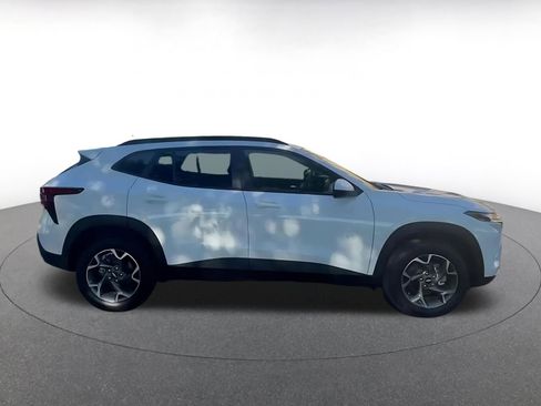 Used 2025 Chevrolet Trax LT image 16
