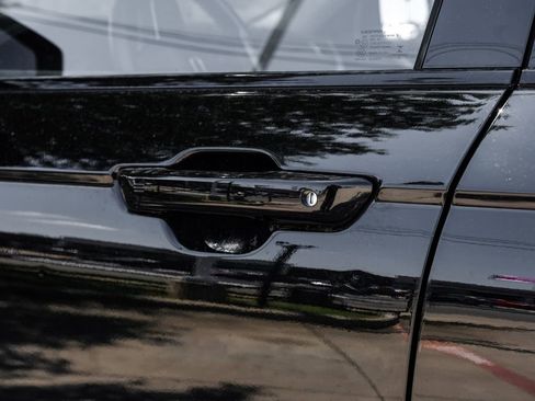 Used 2022 Jeep Grand Cherokee Limited image 50