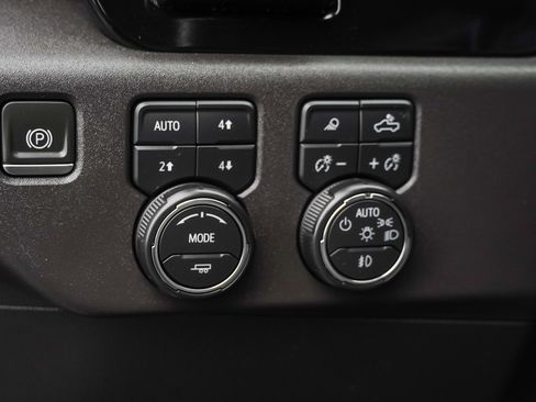 Used 2024 Chevrolet Silverado 1500 ZR2 w/ Technology Package image 19