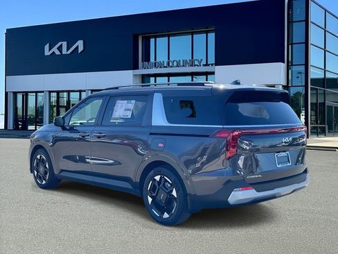 New 2026 Kia Carnival EX FWD image 9