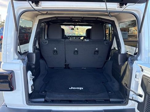 Used 2019 Jeep Wrangler Unlimited Sahara w/ LED Lighting Group image 11