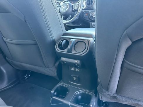 Used 2022 Jeep Gladiator Sport AWD/4WD image 21