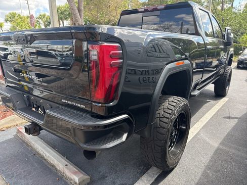Used 2024 GMC Sierra 2500 Denali Ultimate image 4