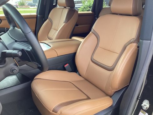 Used 2025 Nissan Armada SL w/ Captain's Chari Seat Package AWD/4WD image 9