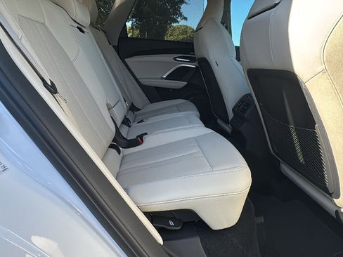 Used 2025 Audi Q5 Prestige image 26