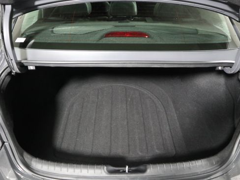 Used 2024 Hyundai Elantra Limited FWD image 8