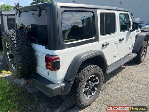 Used 2024 Jeep Wrangler Unlimited Rubicon 4xe w/ Convenience Group AWD/4WD image 3