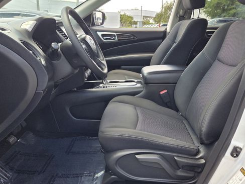 Used 2020 Nissan Pathfinder S FWD image 10