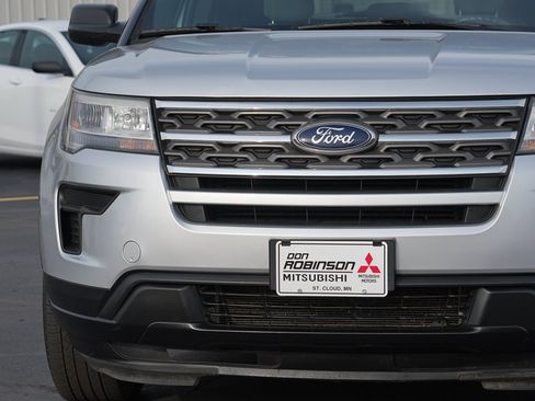 Used 2018 Ford Explorer 4WD w/ Class II Trailer Tow Package image 9