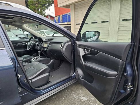 Used 2016 Nissan Rogue SL w/ SL Premium Package image 10
