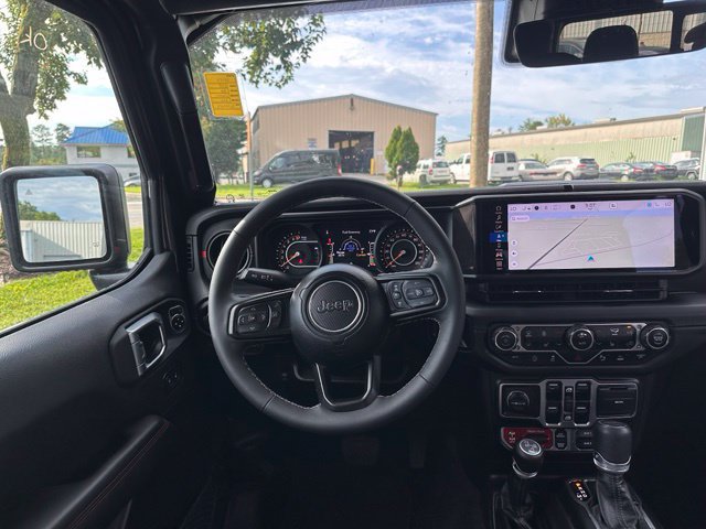 Used 2025 Jeep Gladiator Rubicon AWD/4WD image 19
